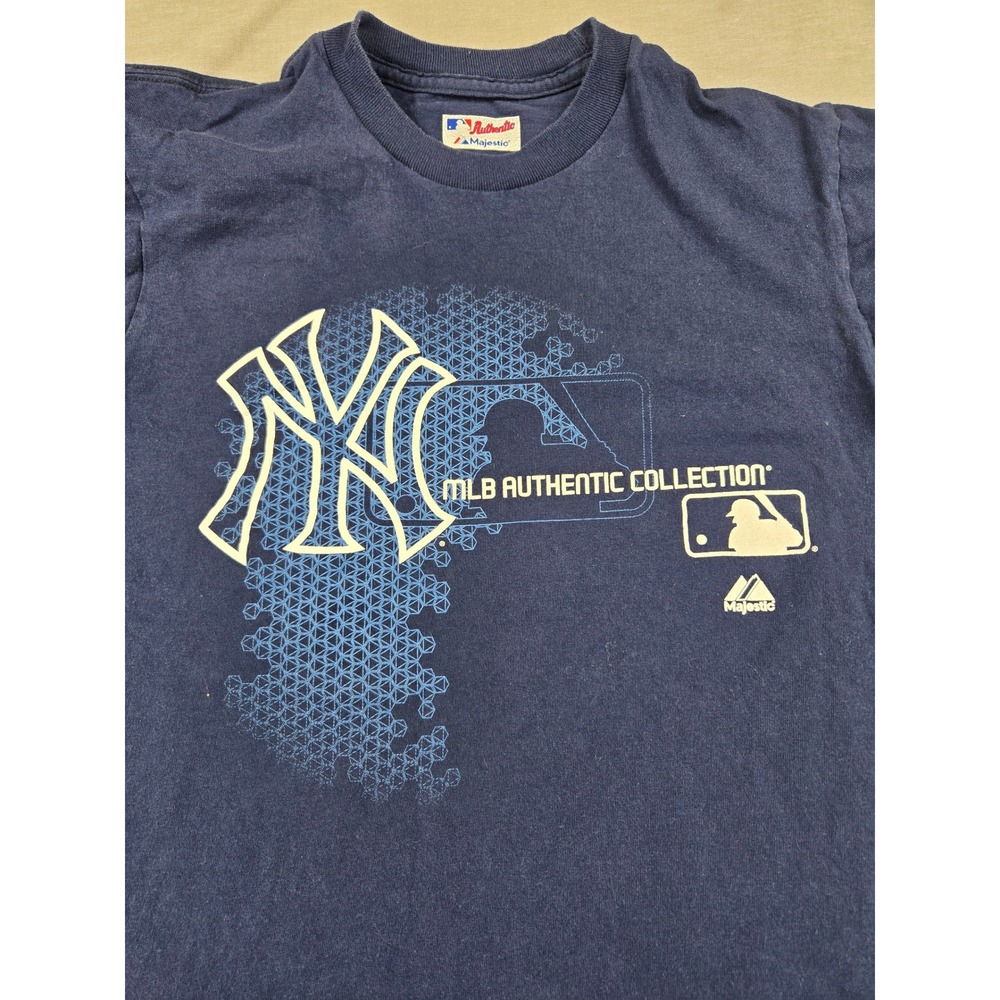 Majestic Mens New York‎ Yankees MLB Authentic Collection Navy Graphic T-Shirt S - Picture 7 of 10